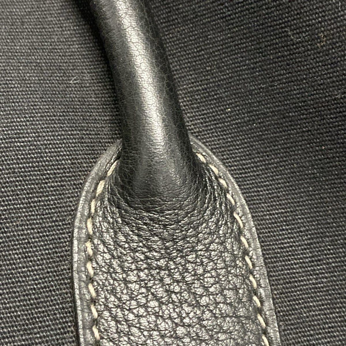 黒 レザー