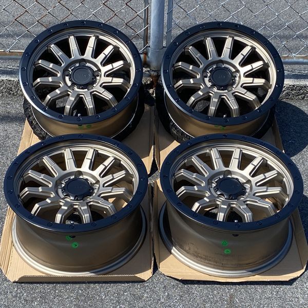 wap　デリカD5 シャモニー　タイヤ　・ホイール　4本セット デリカD5 シャモニー 新車外し 純正ホイールタイヤ4本セット