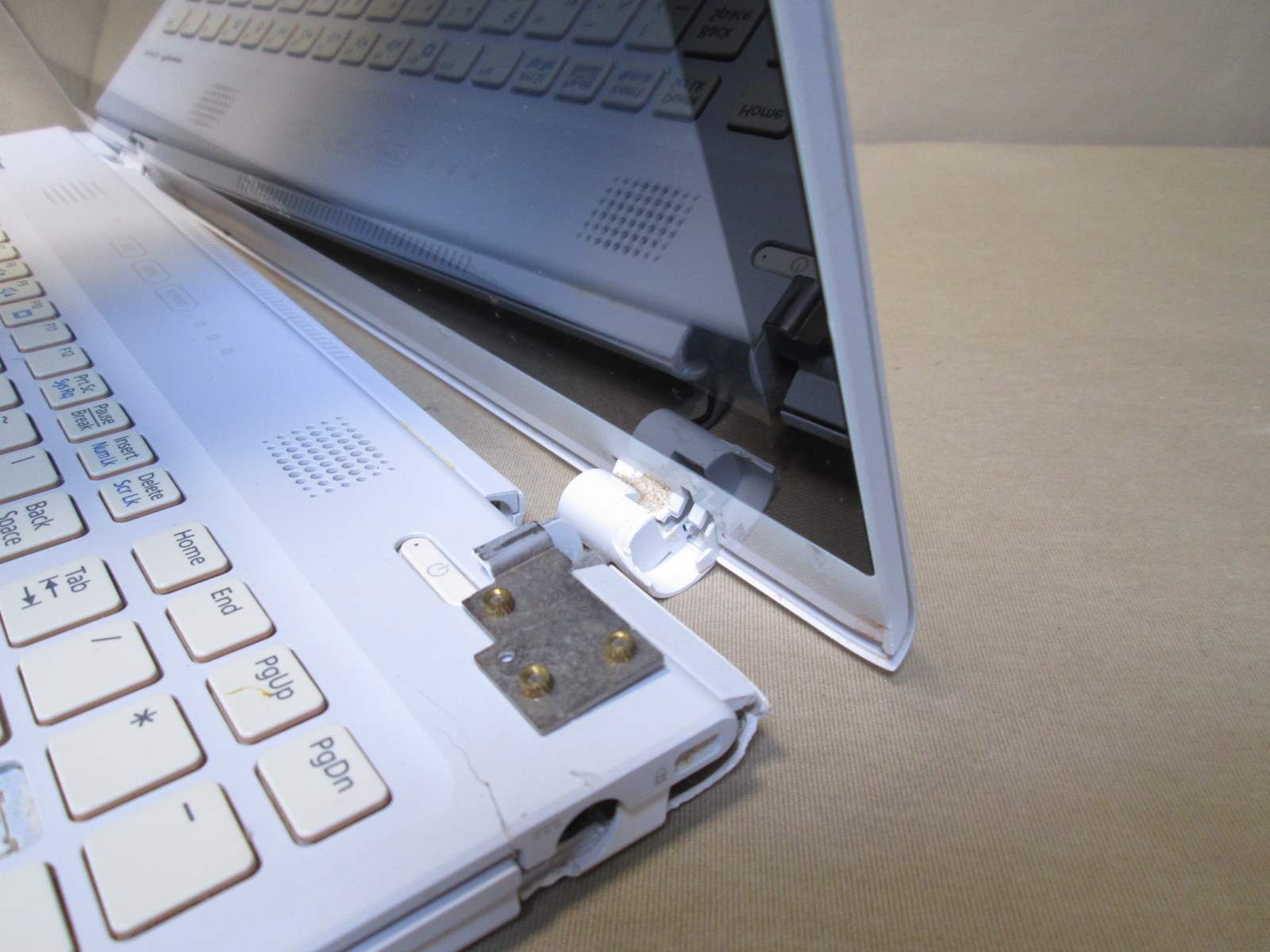 富士通 LIFEBOOK AH77/S【大容量HDD搭載】 Core i7 4712HQ
