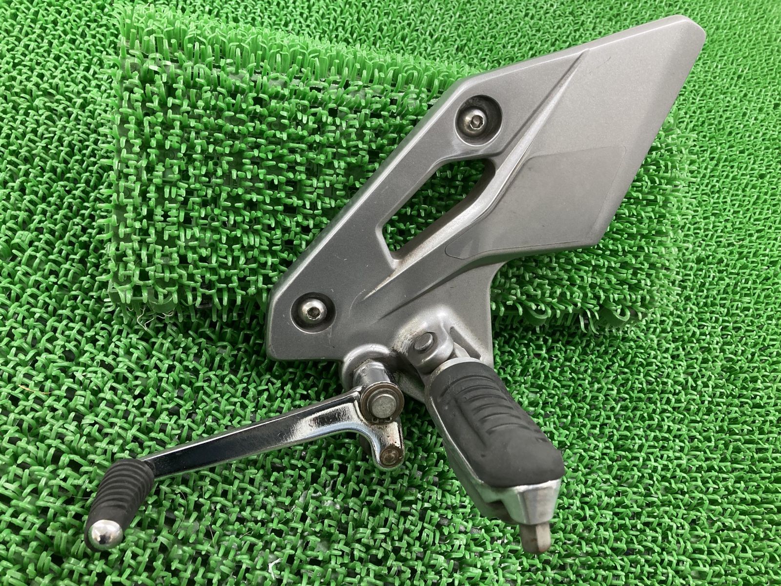 ZX-10 ステップホルダー スズキ GSX-R1100 ステップ右 ブレーキペダル