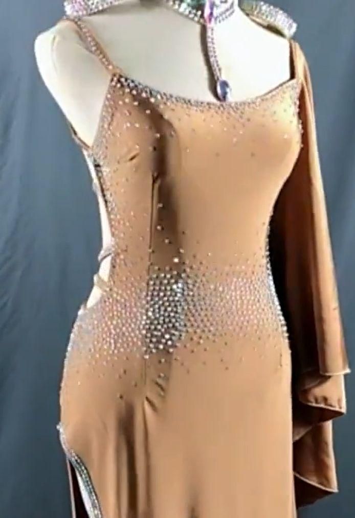 ラテンワンピースドレス 社交ダンス衣装 立体花 色変更可