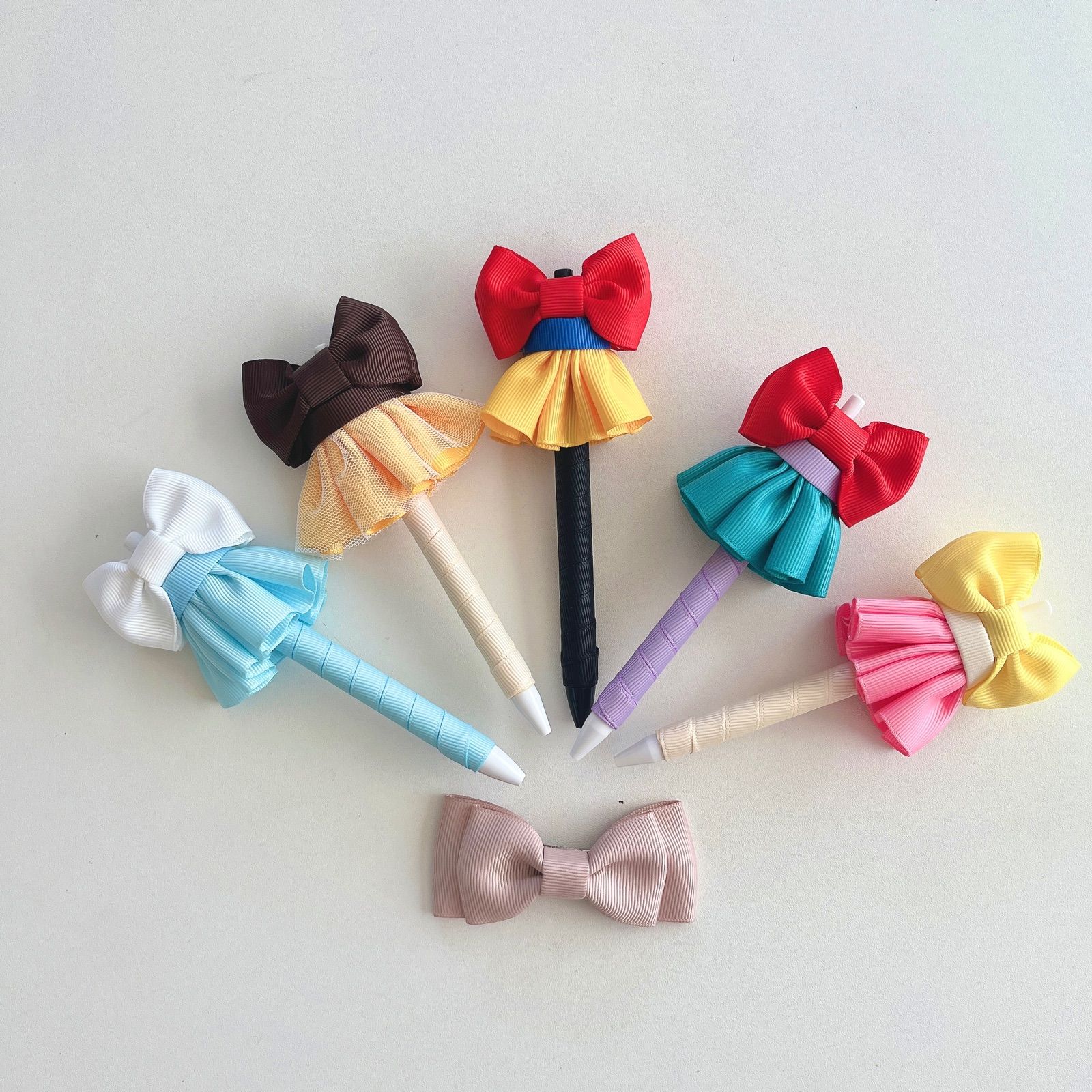 ディズニープリンセス風リボンドレスペン♡ - メルカリ