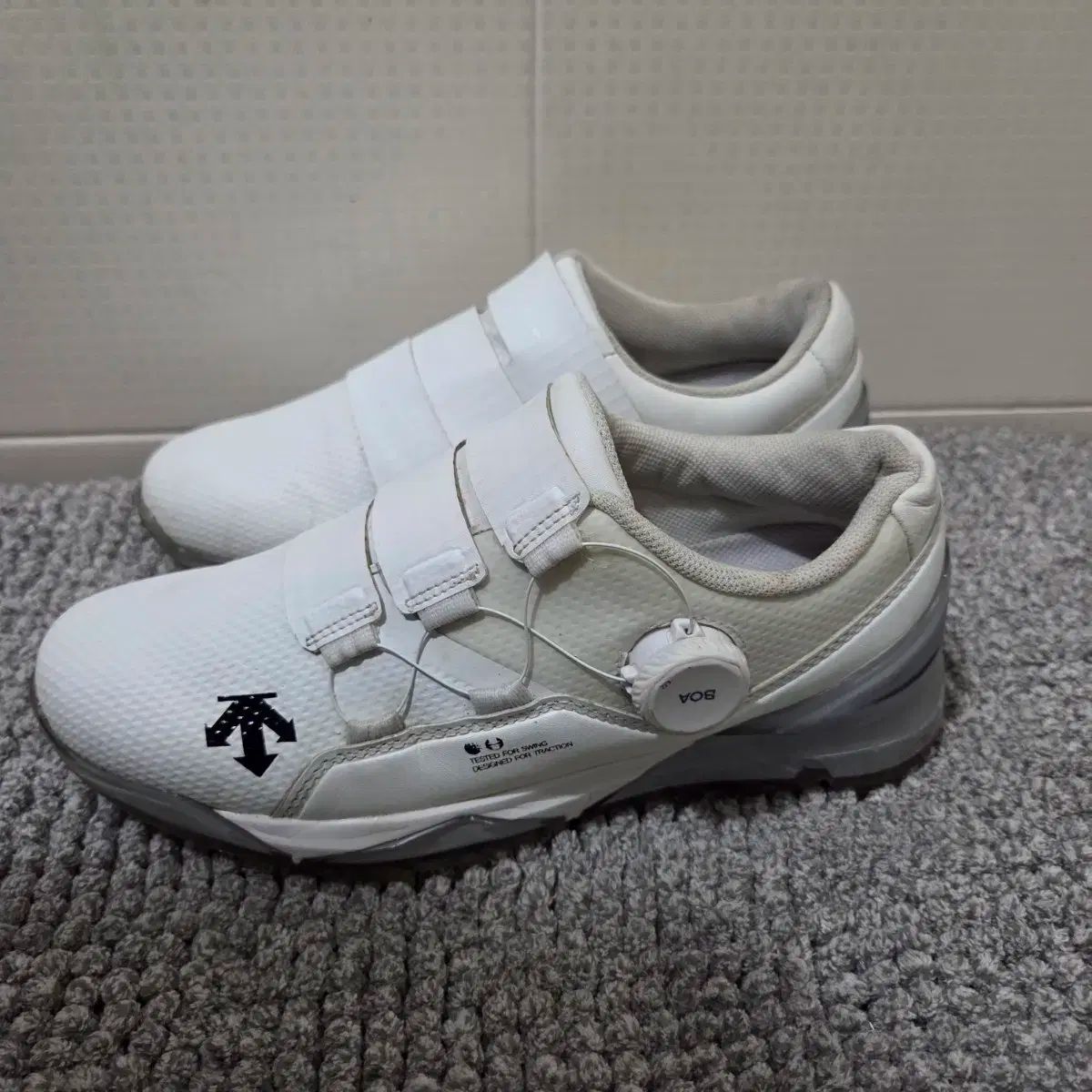 デサント コンドル 自動 BoA ゴルフシューズ 235