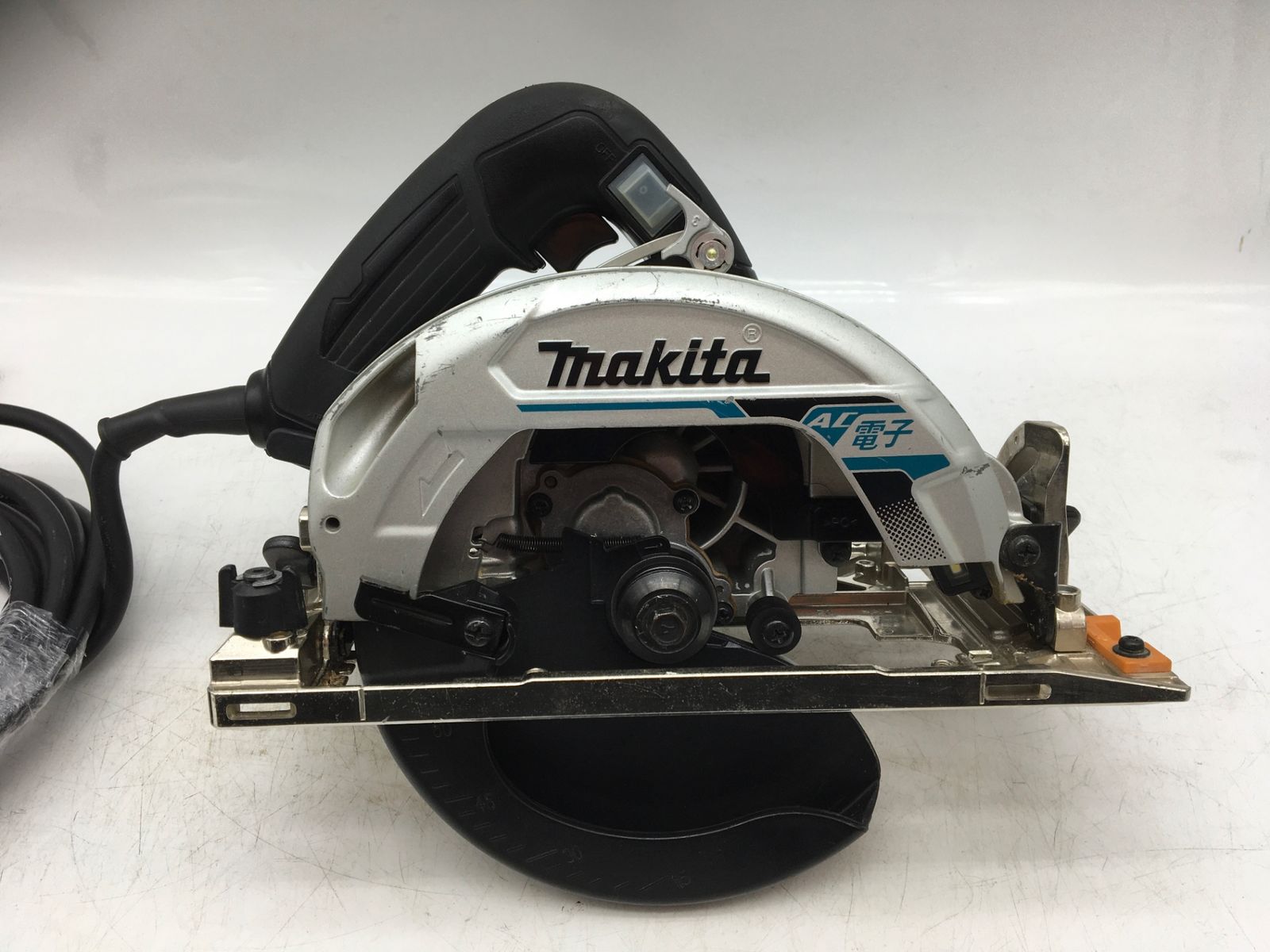 領収書発行可】☆Makita/マキタ 165mm電子マルノコ 黒 HS6302B [ITYMWFOE6QYS][エコツール知立店] - メルカリ