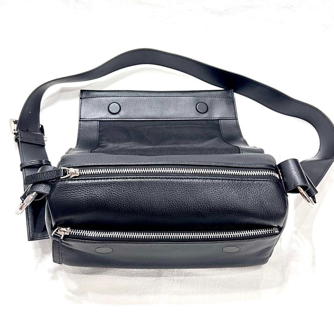 タグ付き☆ BEARDSLEY ビアズリー レザーボディバッグ ブラック