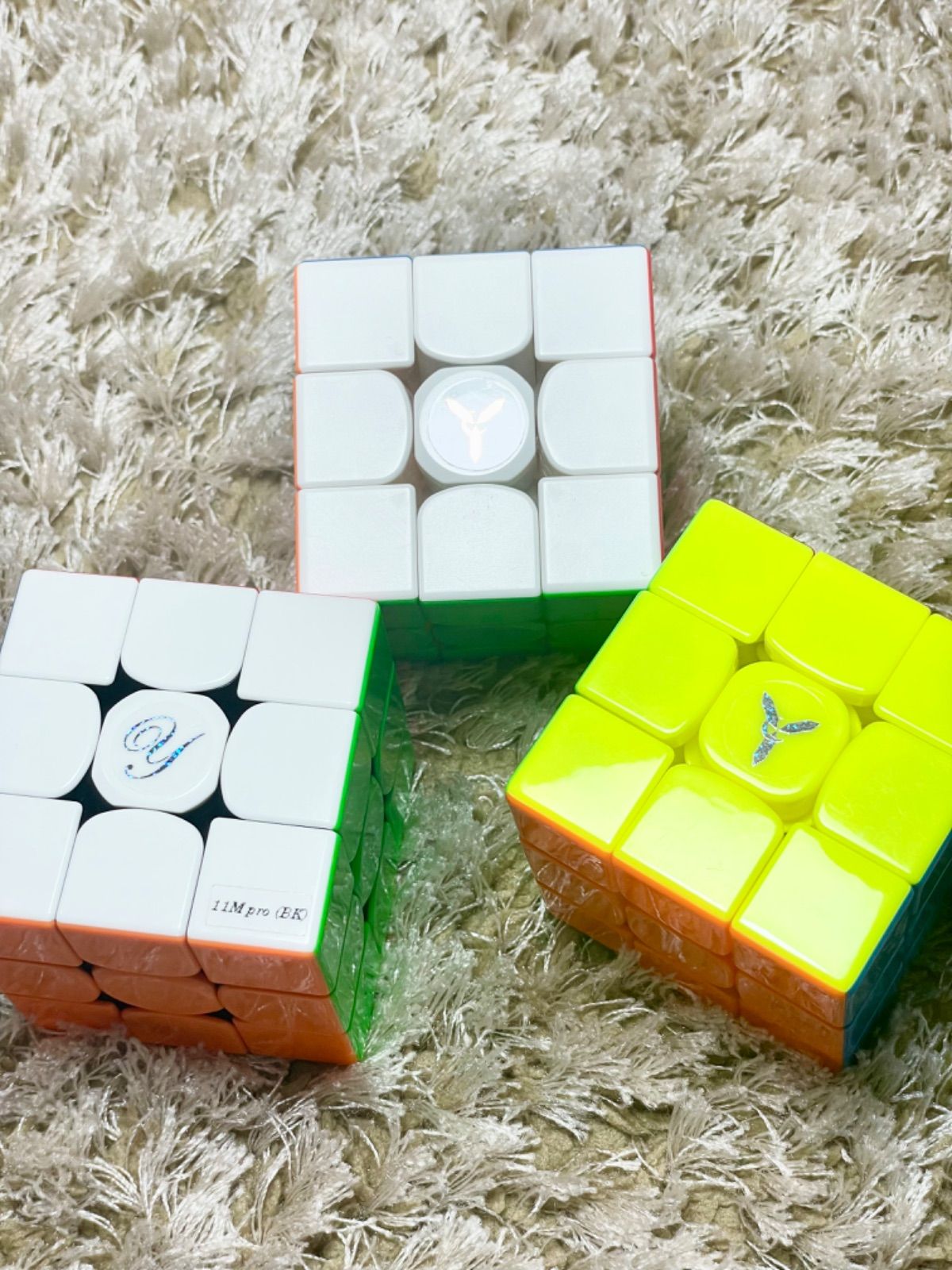 YAMI CUBESステッカー◇ホログラムＹ - YAMI CUBES 公式STORE - メルカリ