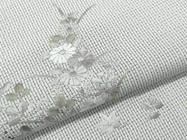 ②⓪⓪本場白大島紬　中国三代刺繍　汕頭　蘇州　相良刺繍　正絹　着物　未使用超美品 大島紬 汕頭 相良 蘇州 中国三大刺繍 白大島 訪問着 本場大島紬