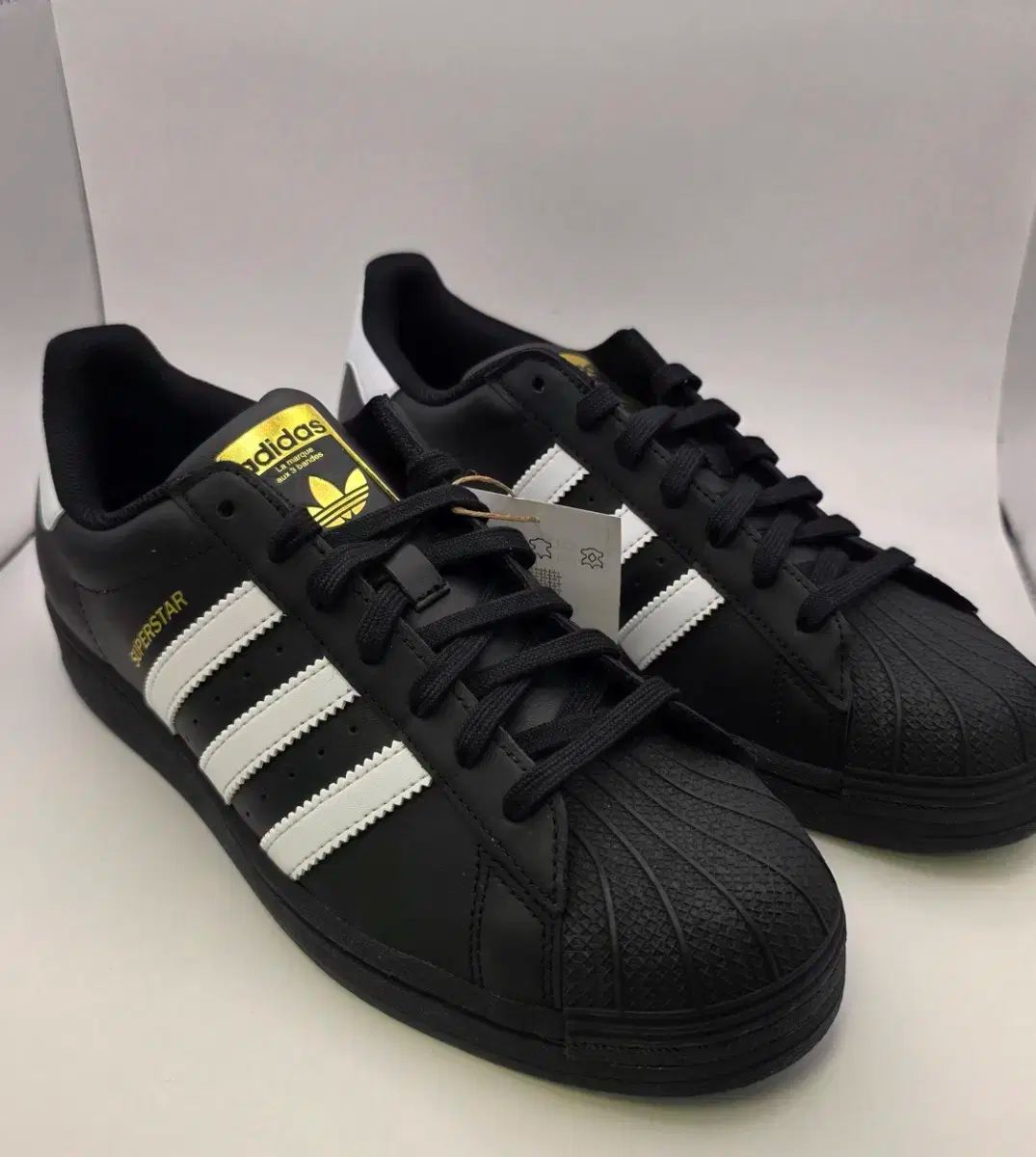 adidas(アディダス) スーパースター オリジナル 黒 白