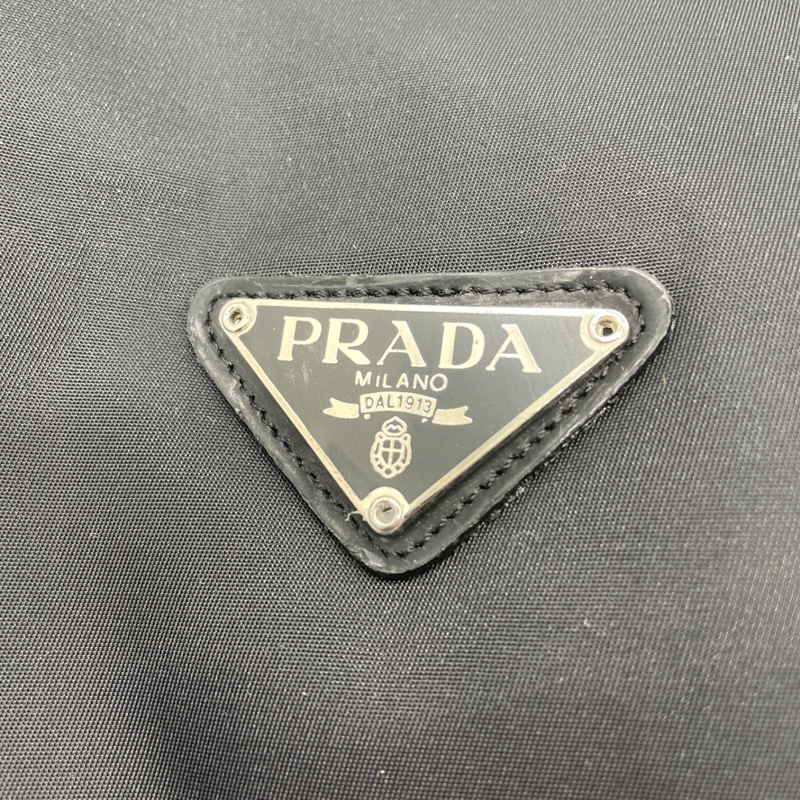 ✨️良品✨️プラダ　ショルダーバッグ　三角ロゴプレート　カーキー　メッセンジャー プラダ ショルダーバッグ メッセンジャー 三角プレート ロゴプレート