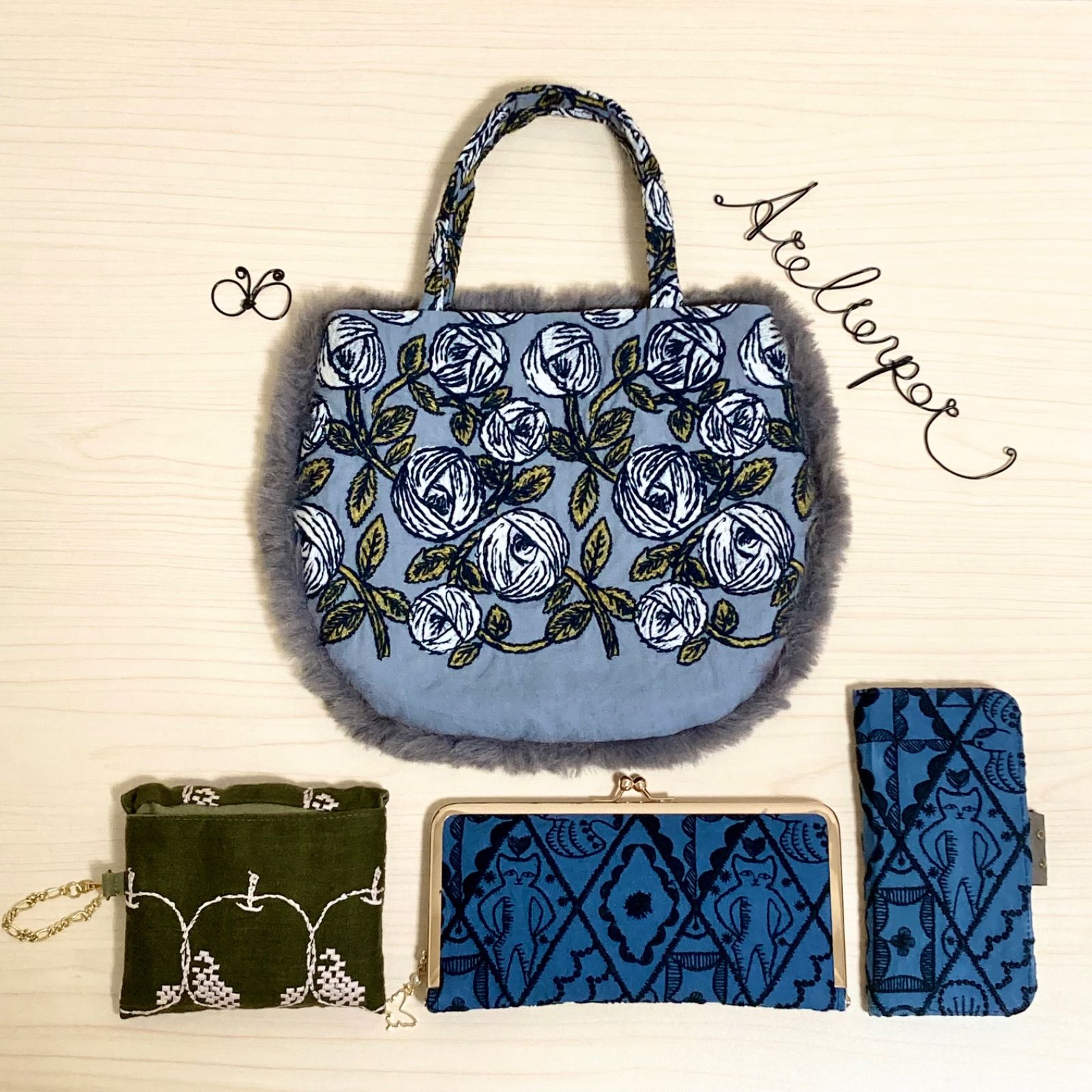 ミナペルホネン rosy ベージュのシンプルトートバッグ ミナペルホネン