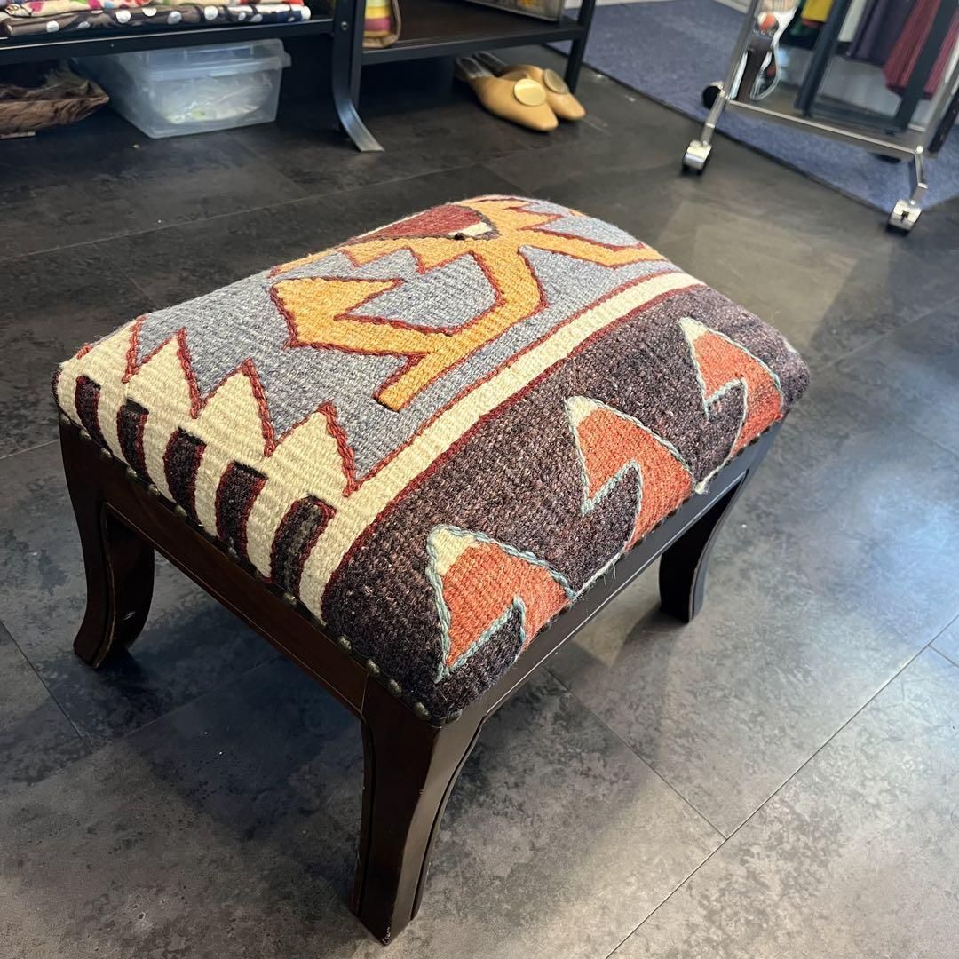 キリム オットマン チェア トルコ雑貨 ヴィンテージ スツール 椅子 イス いす ハンドメイド 1点もの 民芸品 エスニック ya