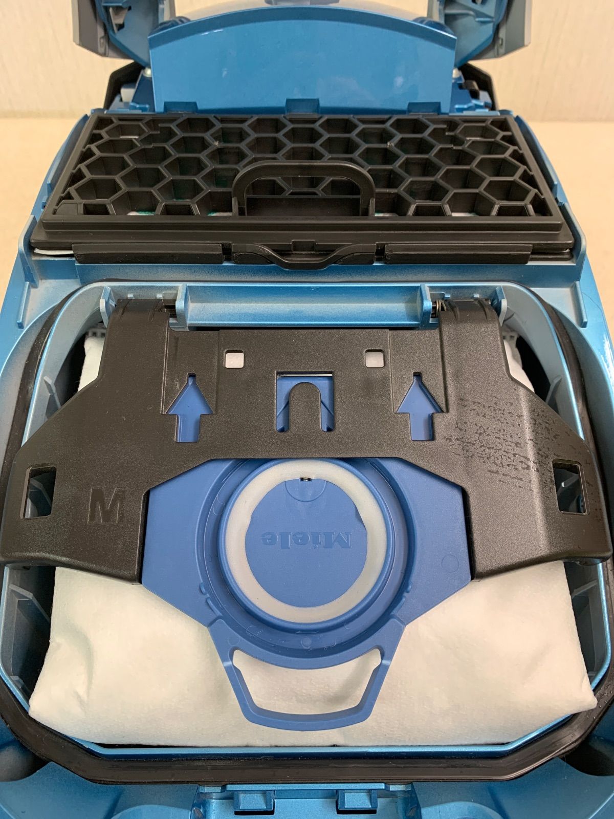 フォロー割対象商品】ミーレ 掃除機 ブルーラグーンS4210 - メルカリ