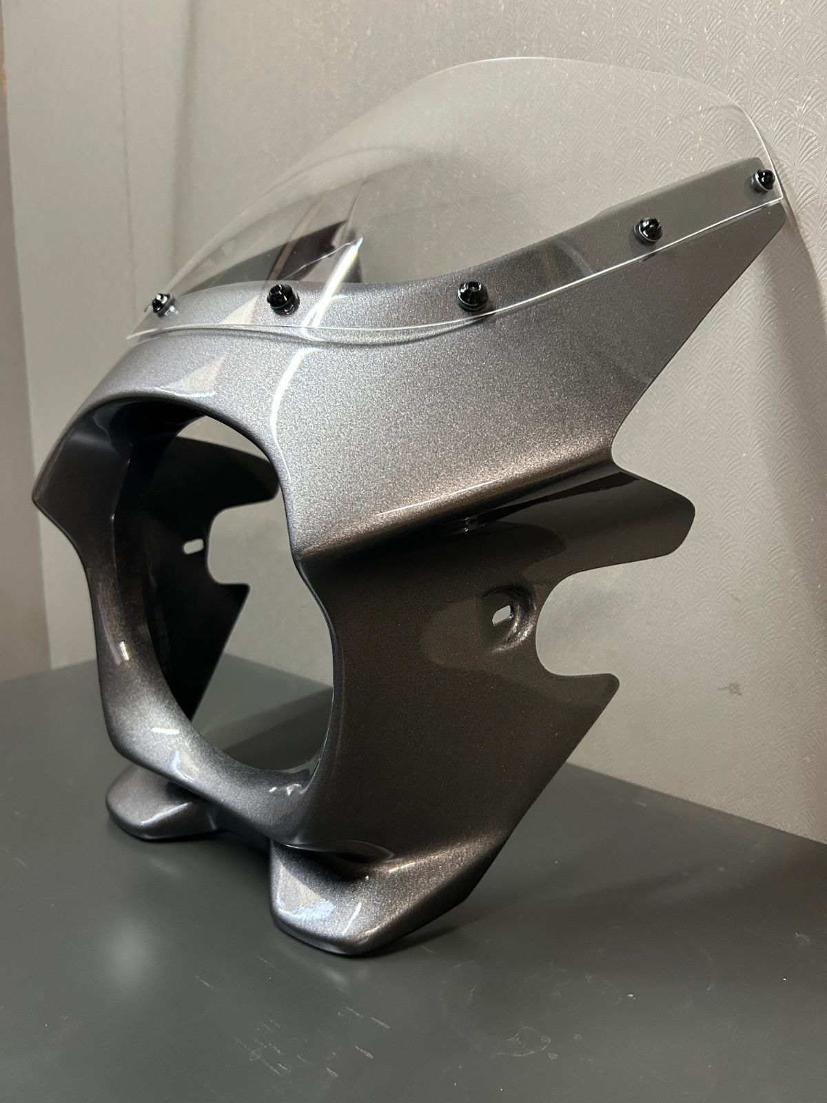 鏡面仕上げ Z650RS 設計 日本製 ビキニカウル メタリックマットカーボングレー 純正色 ショートスクリーン クリア マウントボルト ボルト類一式付属