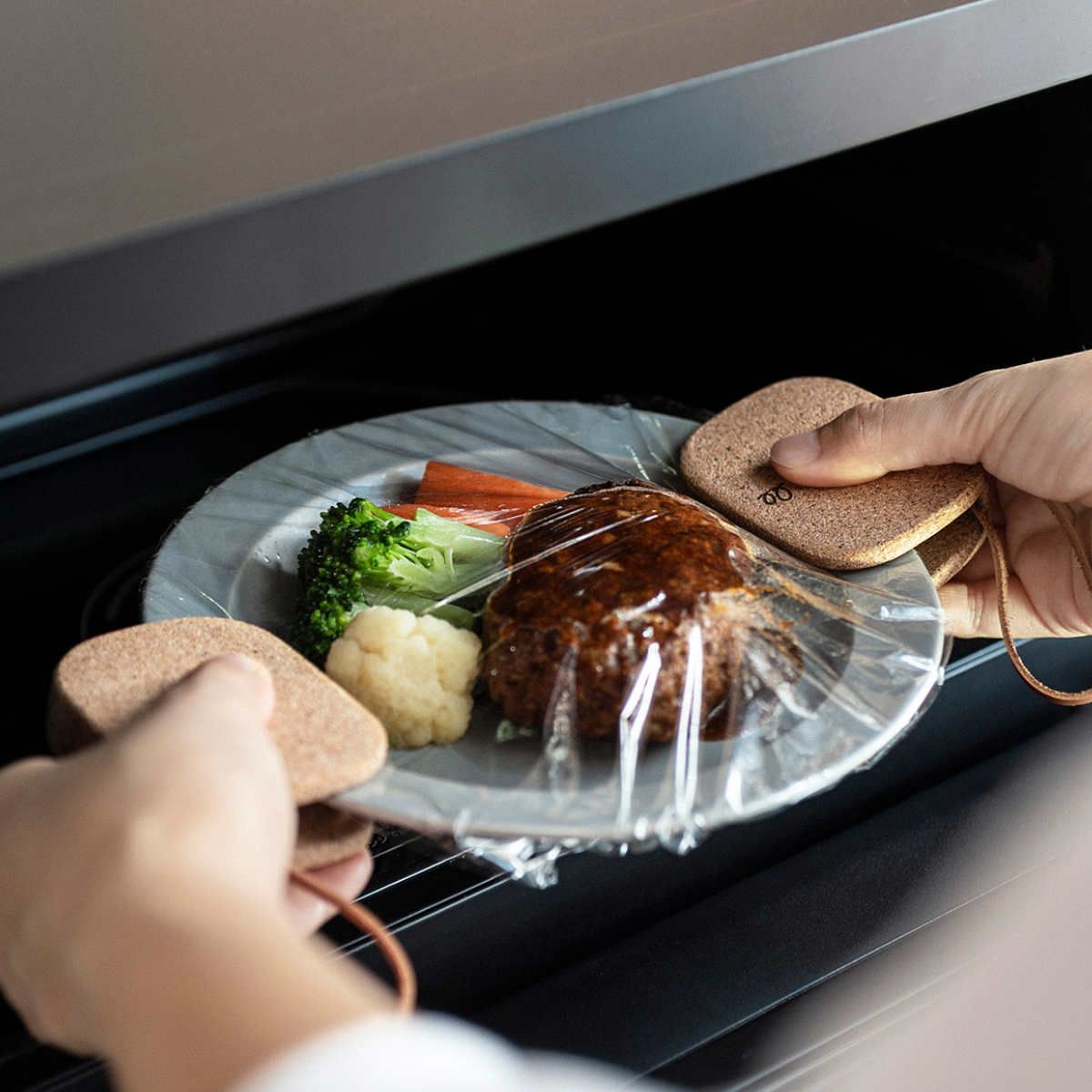 ダルトン DULTON ミトン 鍋つかみ グラットン GLUTTON オーブングローブ （ 鍋掴み キッチングローブ オーブンミット キッチンミトン  オーブンミトン グリルミトン 耐熱ミトン 厚手 片手ミトン 左右兼用型 コットン ）【 ブルー 】(ブルー): sixem｜JAL Mall ... オーブンミットと鍋つかみ - 耐熱オーブングローブ 鍋つかみ BBQ ベーキング グリル 料理 キッチン 2個セット (コーヒー)