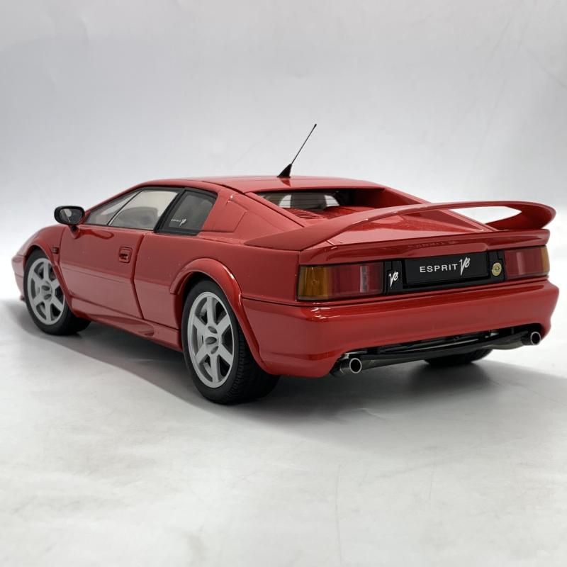 AUTOart 1/18 ロータス エスプリ V8 (レッド)