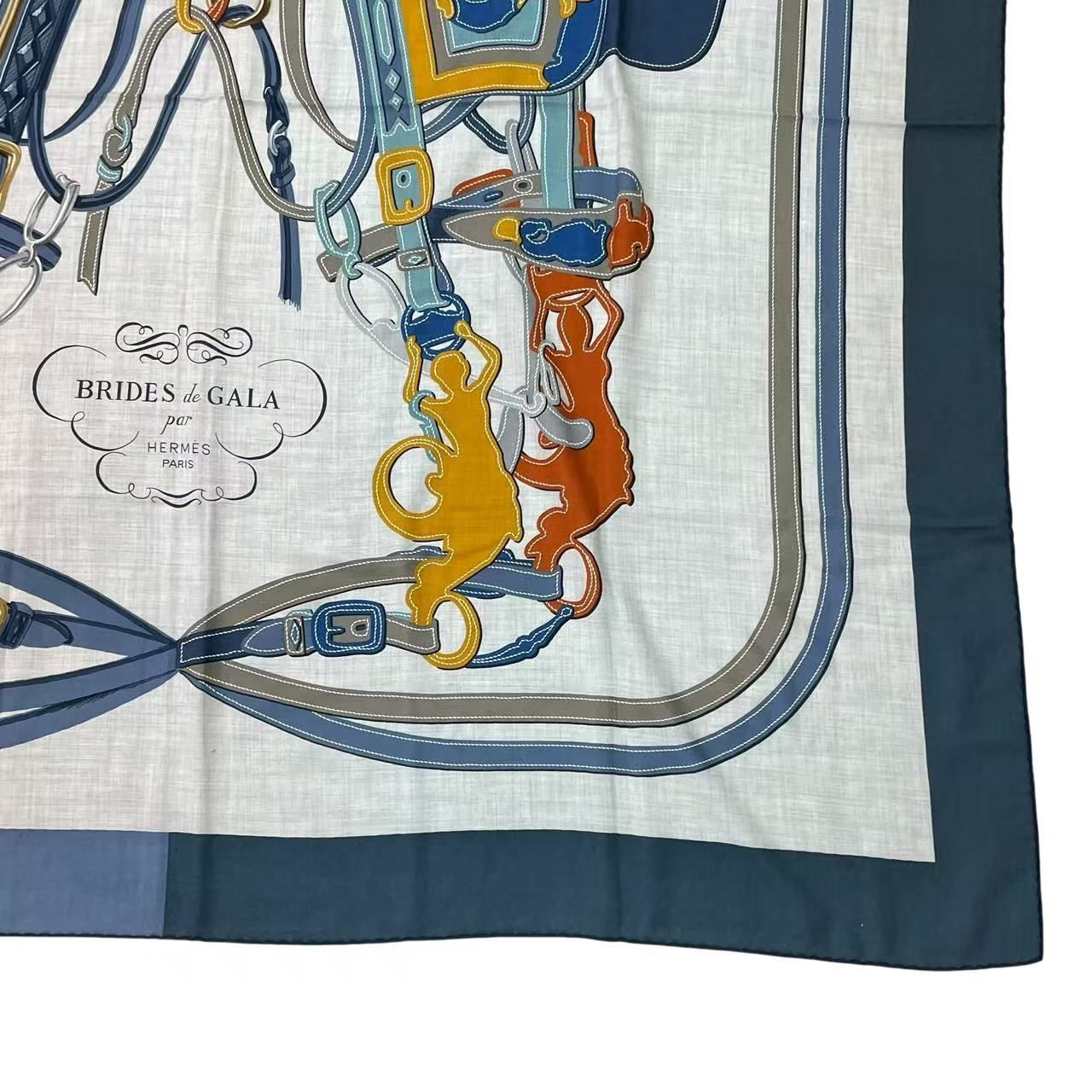 極美品 Hermes エルメス BRIDES de GARA プチカレ スカーフ 極美品 HERMES エルメス 大判 カレ140 シルク × カシミヤ