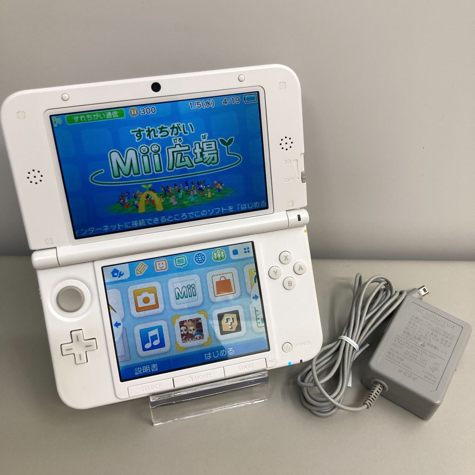 3DS LL 本体　(ほぼ未使用) ＋　携帯ケース付き初期化済みです