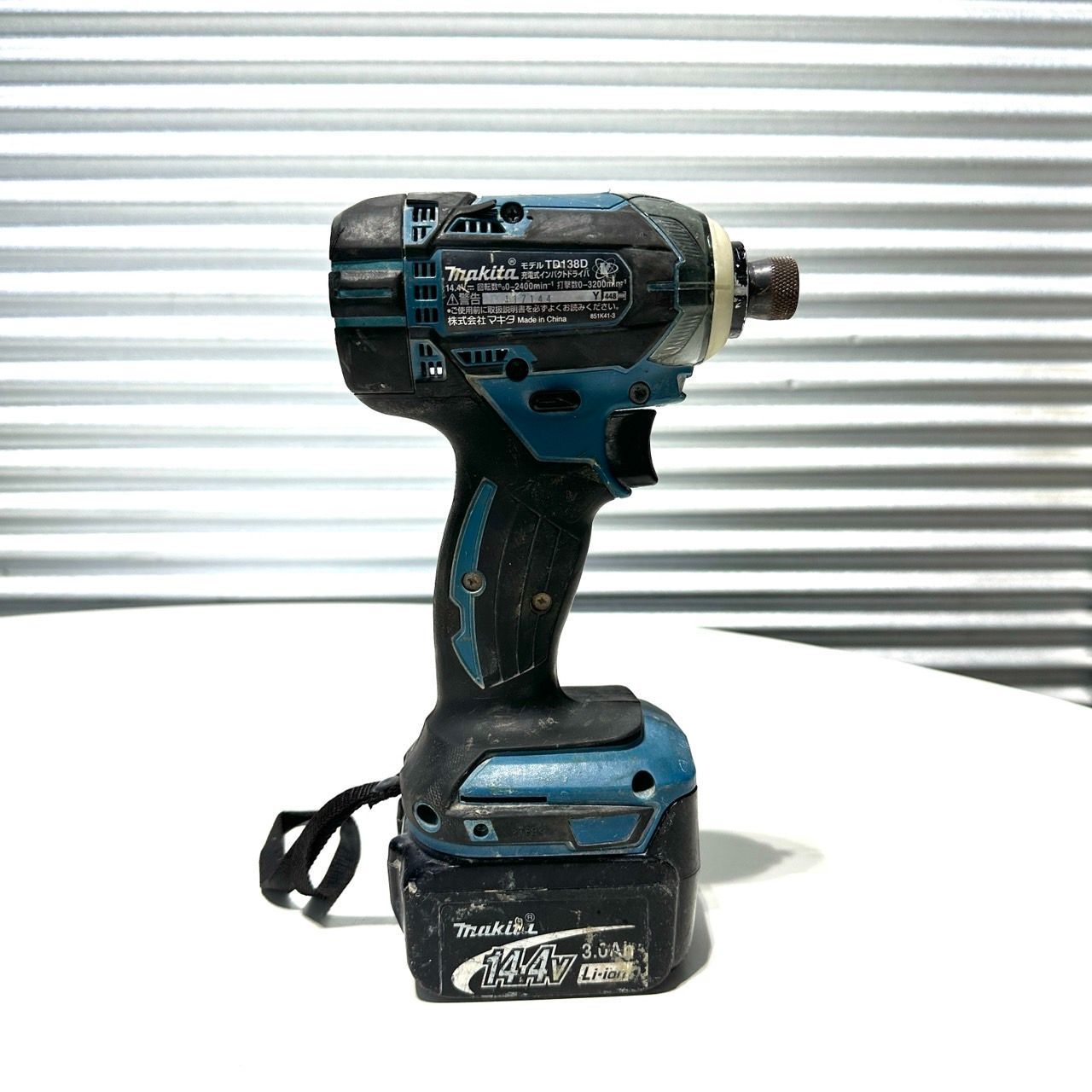 中古 makita マキタ 充電式インパクトドライバ TD134DRFX 14.4v 動作確認済み