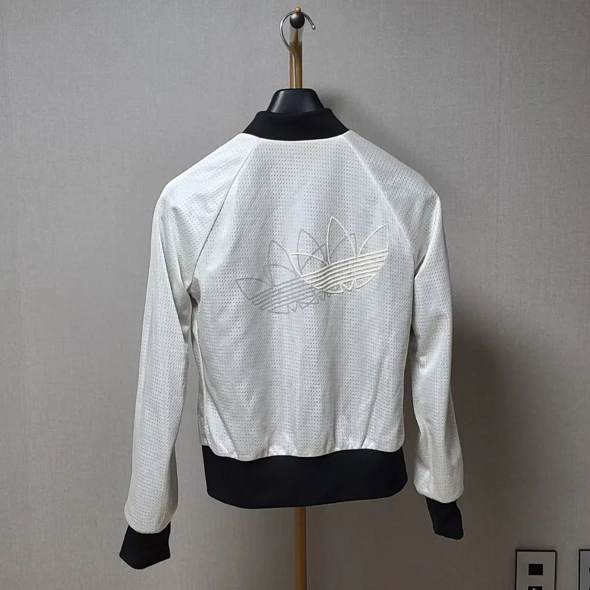 90 adidas