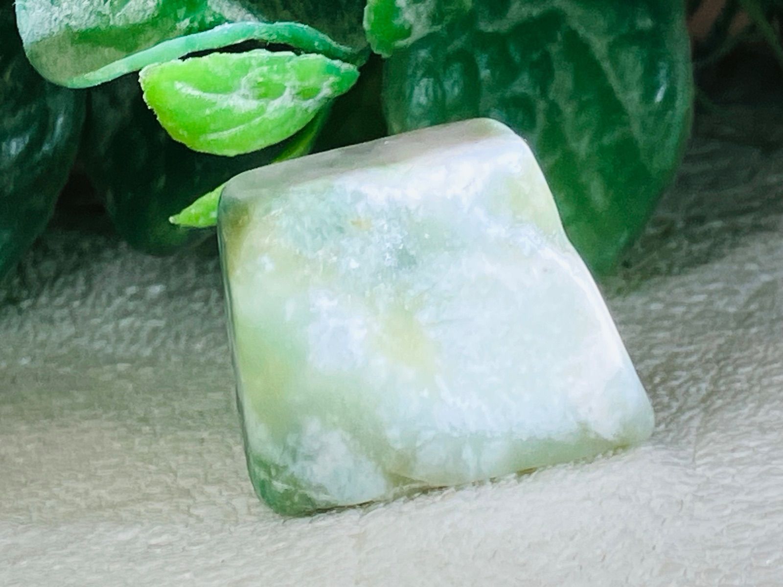 成功と繁栄✨ 糸魚川産 硬玉翡翠 原石 ジェダイド タンブル - メルカリ