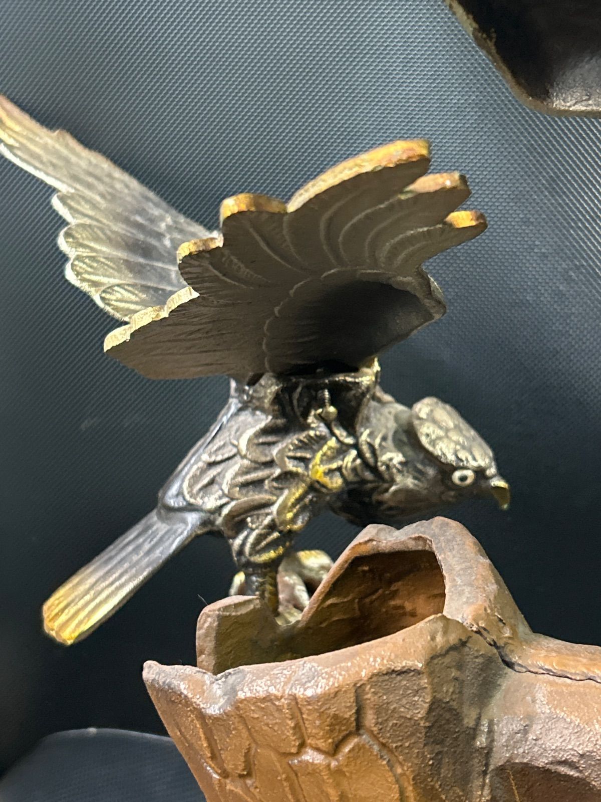 金属工芸品 鷹の置物 縁起物 高級オブジェ 金属工芸簡単