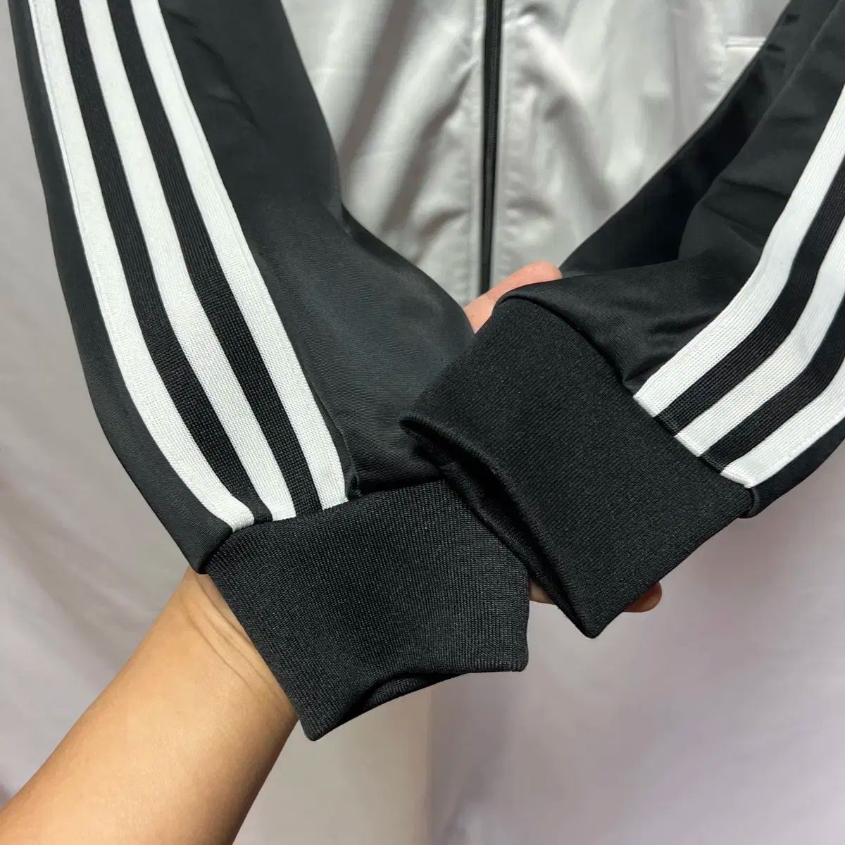adidas アディダス