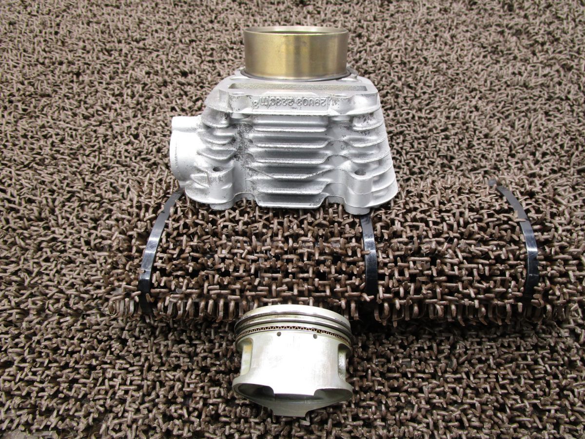 シリンダー ピストン