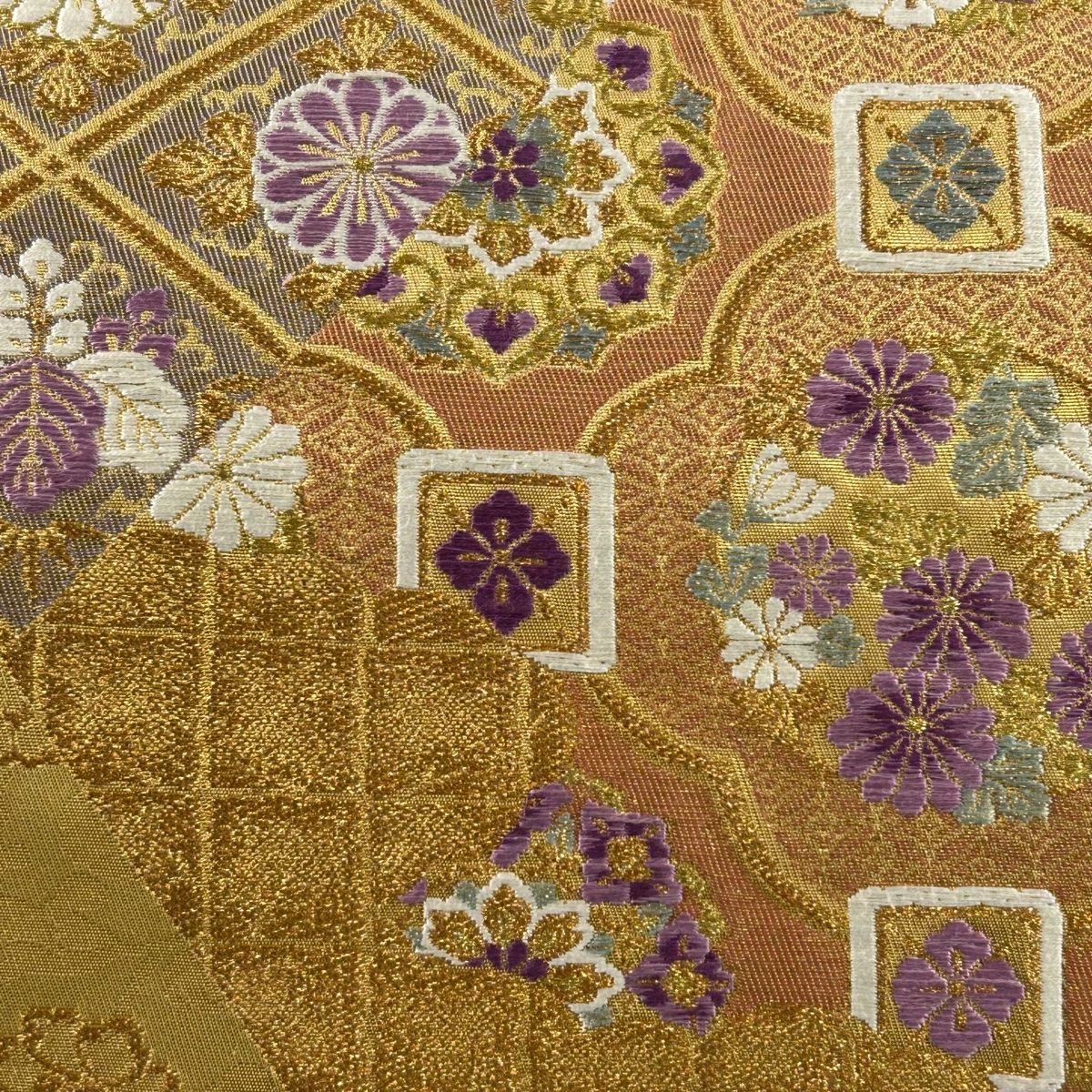 袋帯 美品 名品 落款 じゅらく帝王紫 鈴乃屋 春秋祥華文 刺繍