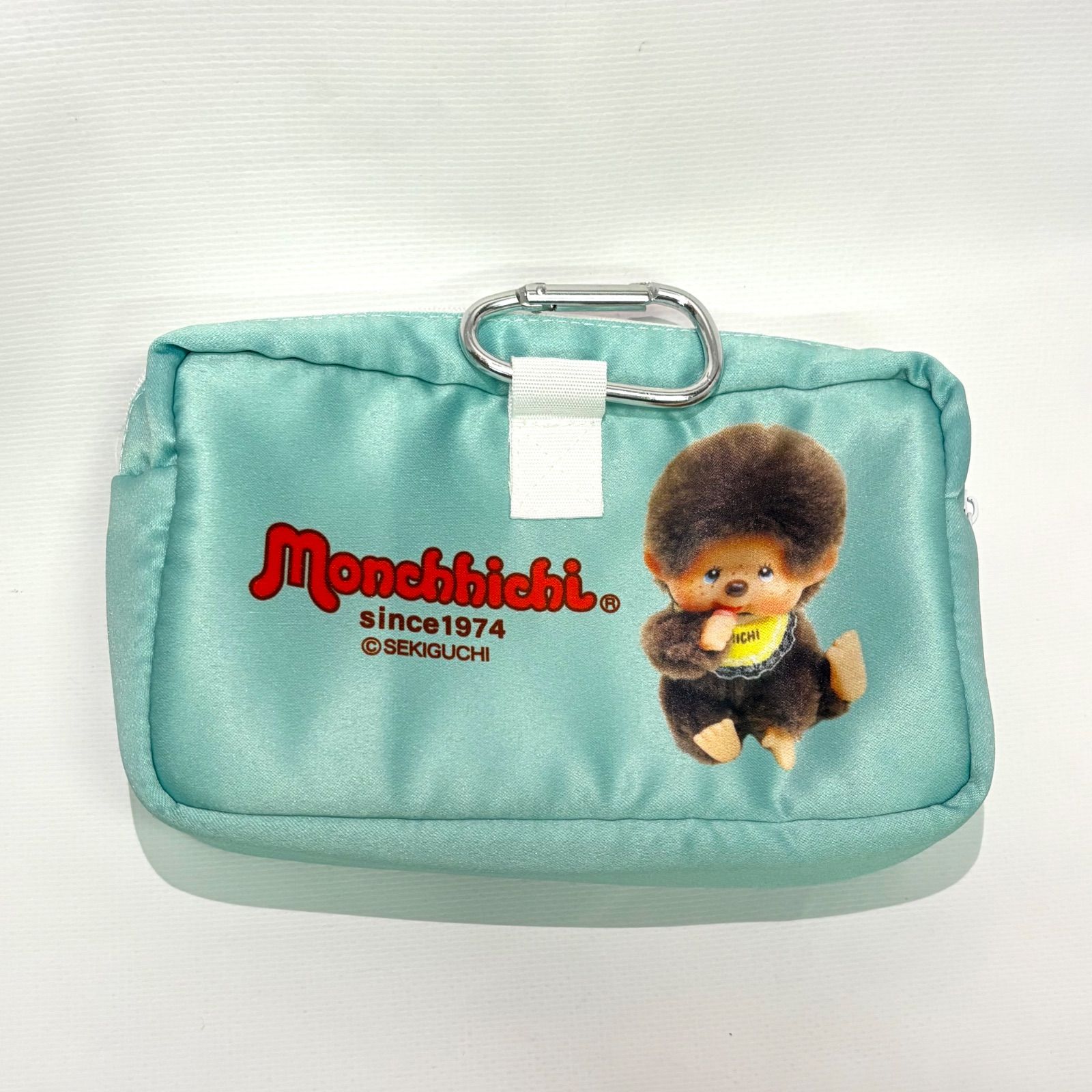 モンチッチ】スクエアポーチ レトロフォト カラビナ付き ケース ぬい