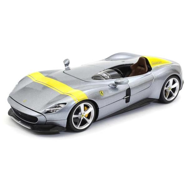 新品 Bburago 1/24 フェラーリ モンツァ SP1 Ferrari Monza SP1 (シルバー) 完成品ダイキャストミニカー 18-26027S1 [佐川急便]