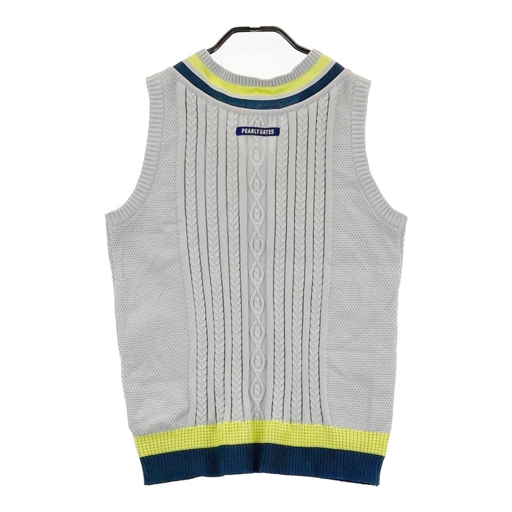 サイズ：1 PEARLY GATES パーリーゲイツ  ニットベスト ワッペン  グレー系 [240101467072] ゴルフウェア レディース ストスト サイズ：1 PEARLY GATES パーリーゲイツ ニットベスト ワッペン