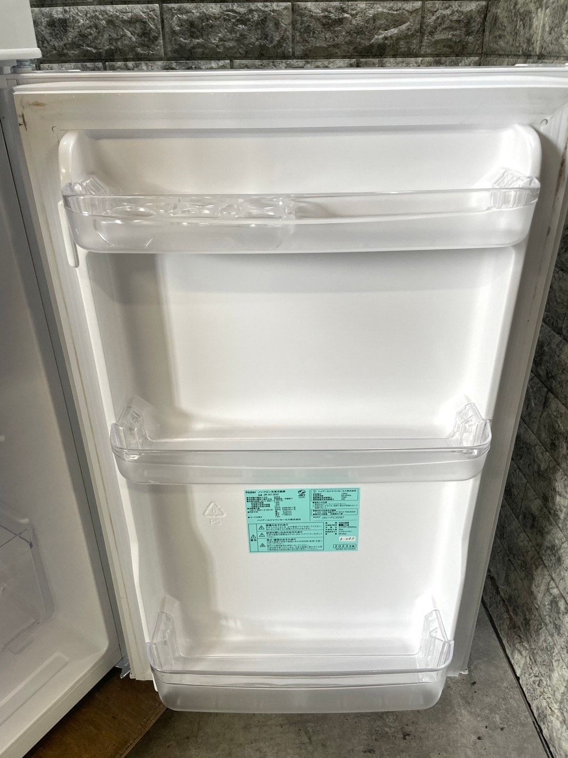 【高年式】大阪送料無料★3か月保障付き★冷蔵庫★2023年★ハイアール★2ドア★JR-N130C★R-340 高年式】大阪送料無料☆3か月保障付き☆冷蔵庫☆2023年☆ハイアール☆2