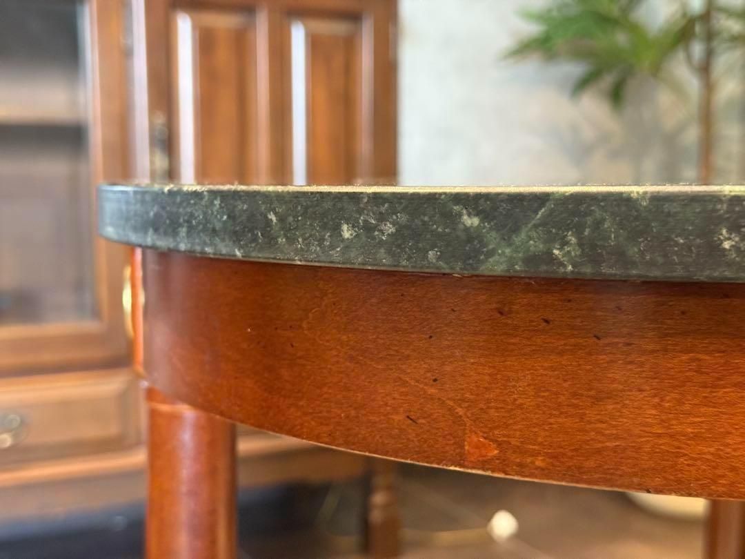 サイドテーブル