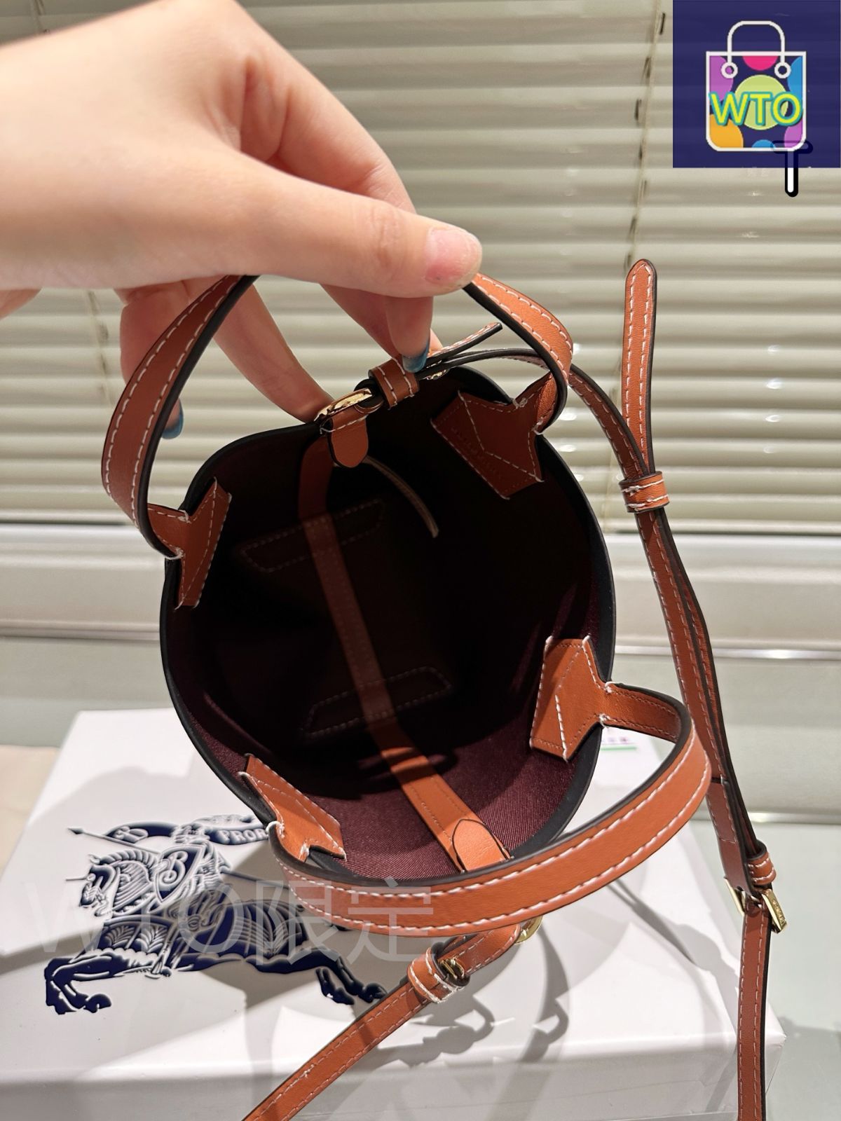 バーバリー160A 8万以上！！ 今日特価】Burberry バーバリー 限定版 キャンバスバッグ