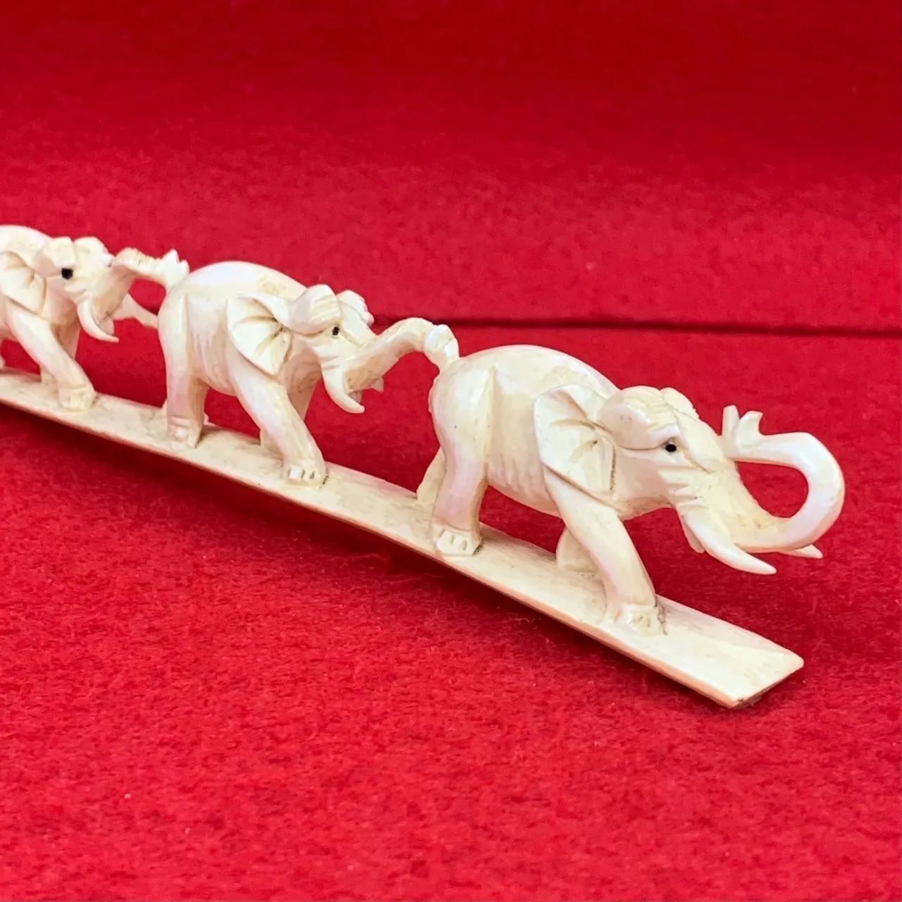 象牙風 象 ゾウ置物 6頭 マンモス 彫刻 J-3 - メルカリ