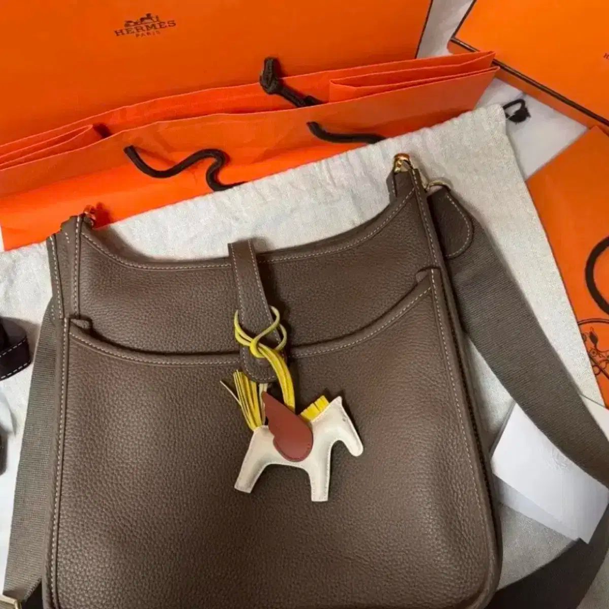 プラダ 希少デザイン ナイロン×レザー コンパクトウォレット