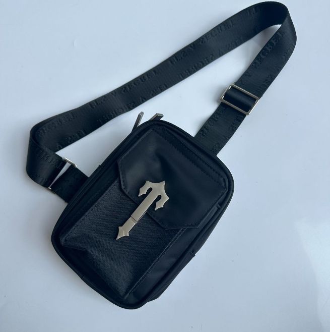 New European trapstar london ショルダーバッグ トラップスター 