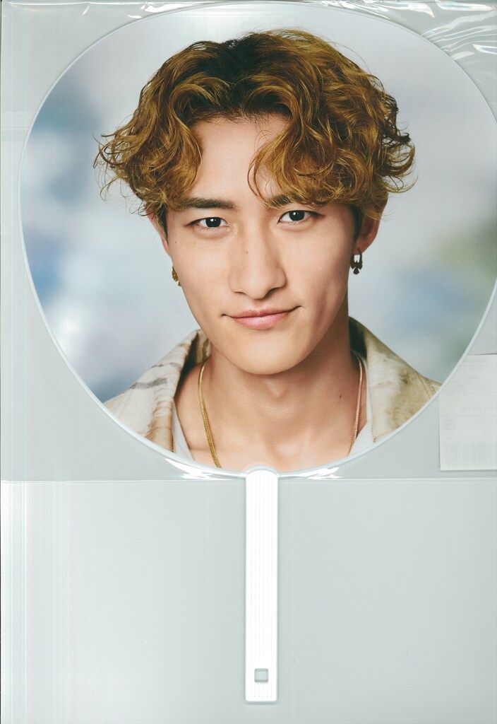 SnowMan 24年RAYS 岩本照 うちわ - メルカリ