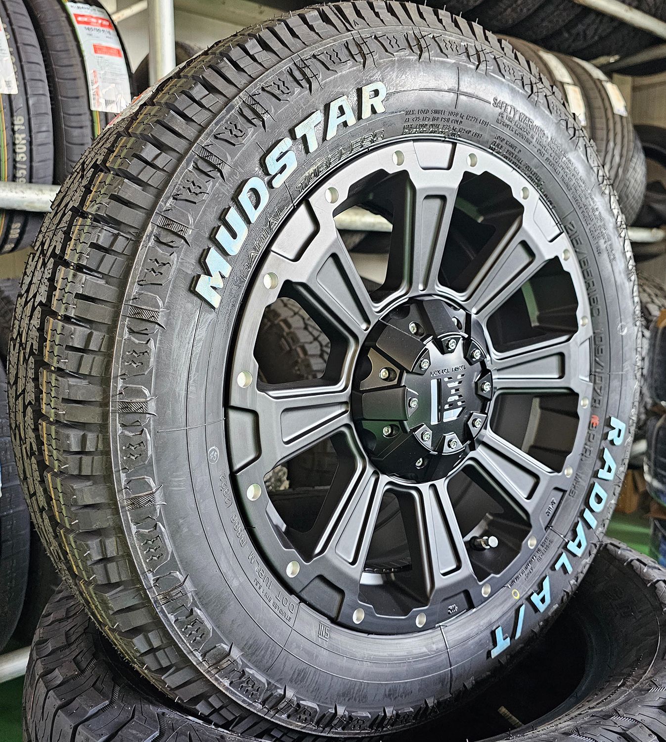 美品！！ハイエース　かっこいいタイヤセット　MUDSTAR 楽天市場】車検対応 タイヤホイールセット マッドスター