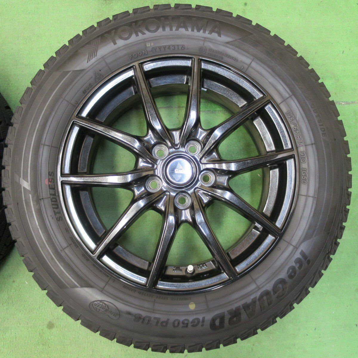 プリウス等に BS ブリザックREVOGZ 195/65R15 ホイールセット 中古 売切!! 中古スタッドレス195⁄65R15ブリザック4本セット ノア、セレナ