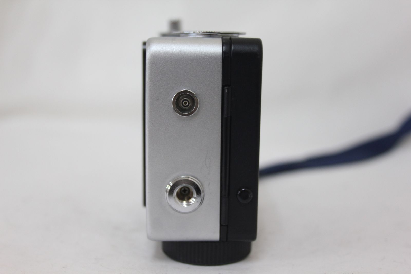 F2.8 コンパクトカメラ