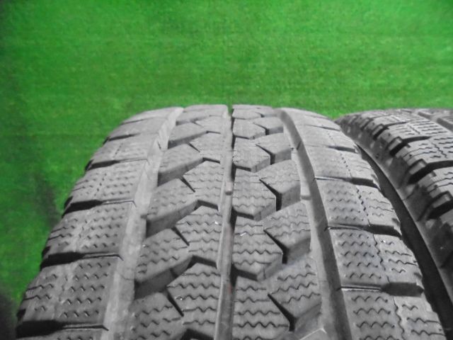 5FO107 N2 残溝11.9mm 製 215 65R15 110 108L LT ブリヂストン ブリザック W979 15インチスタッドレスタイヤ4本セット