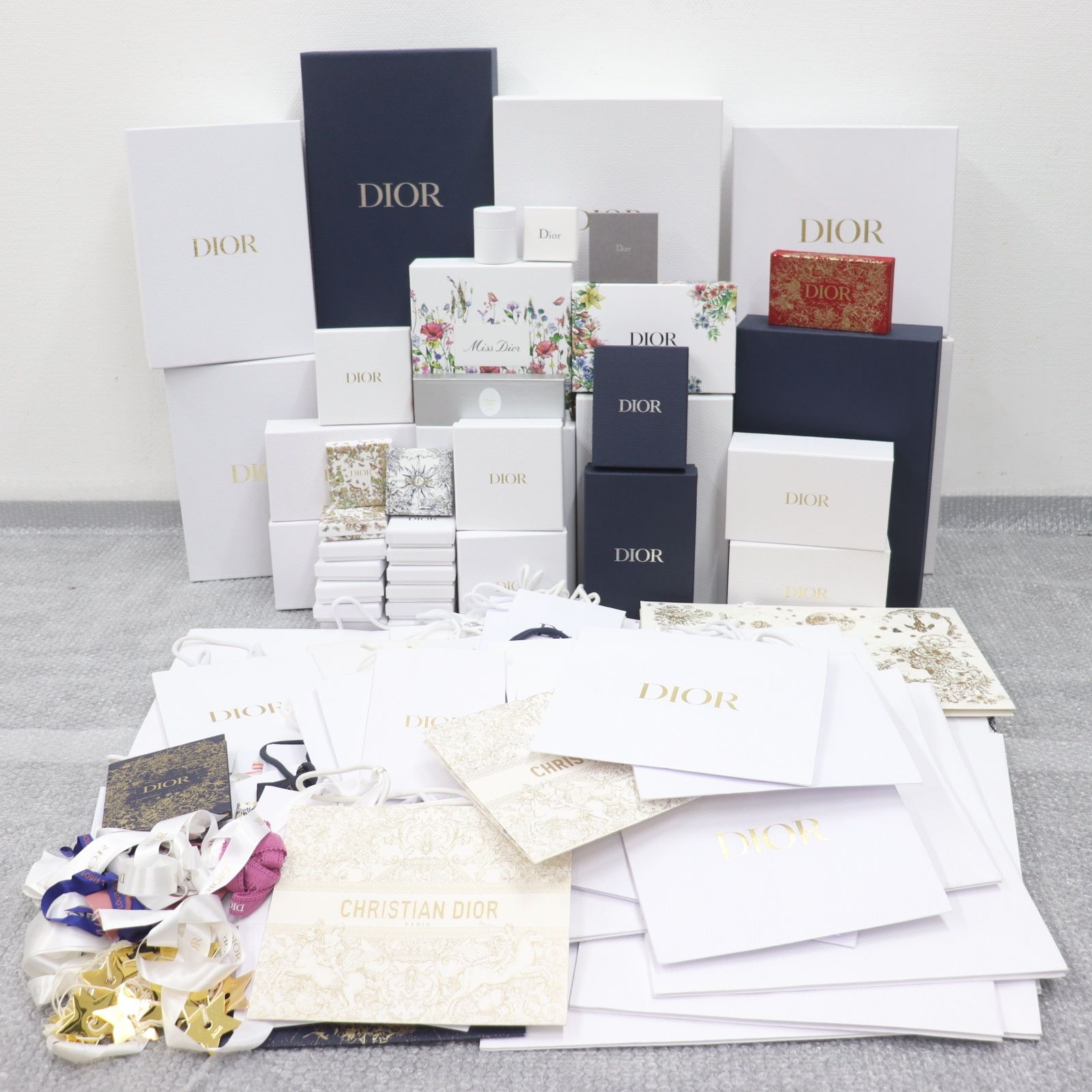 ITC1846EZY68 ChristianDior ディオール BOX 空き箱 ショッパー 純正 紙袋 リボン ノート ホワイト ネイビー ブランド箱 まとめ インテリア 紙袋46枚 箱40個