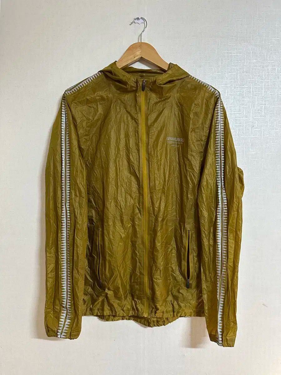 Nike(ナイキ） 逆荘 ウインドブレーカー