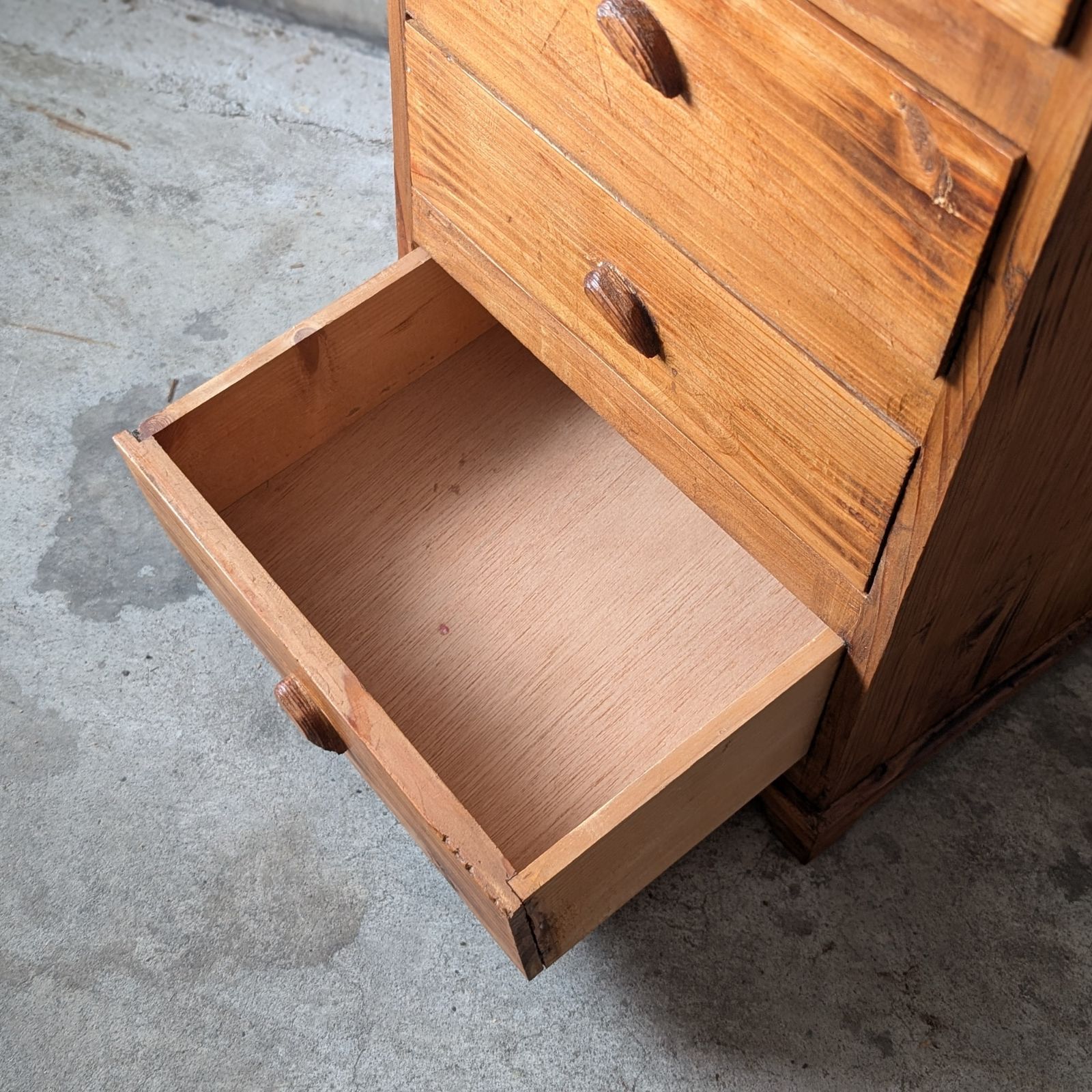 古家具 手作業で作られた温かみのある小抽斗