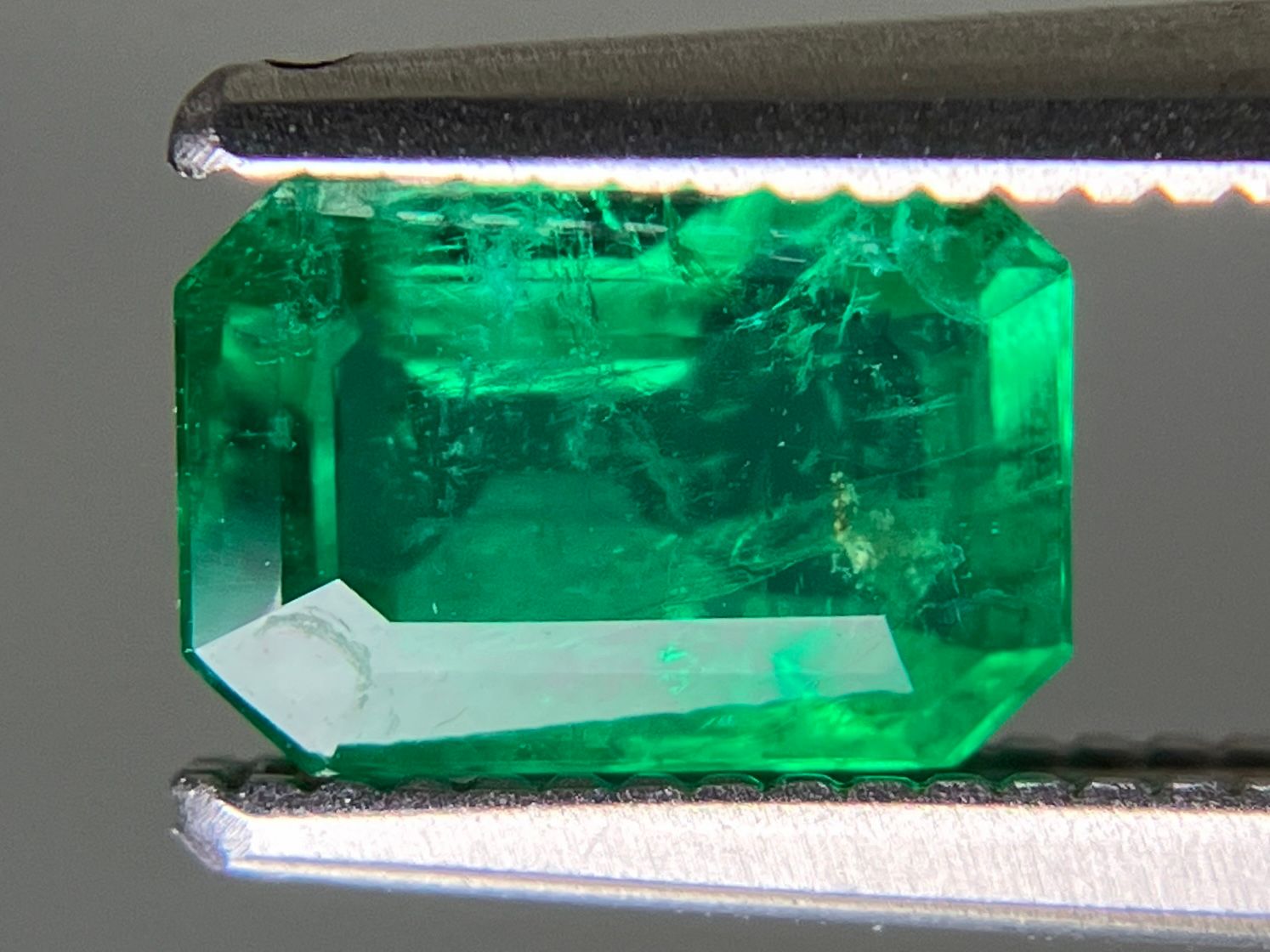 エメラルド 天然 0.942ct 中央宝石ソーティング付き 7.11㎜×4.82㎜×3.70㎜ ルース 裸石 6911YY FORTGASGNV_COM_BR