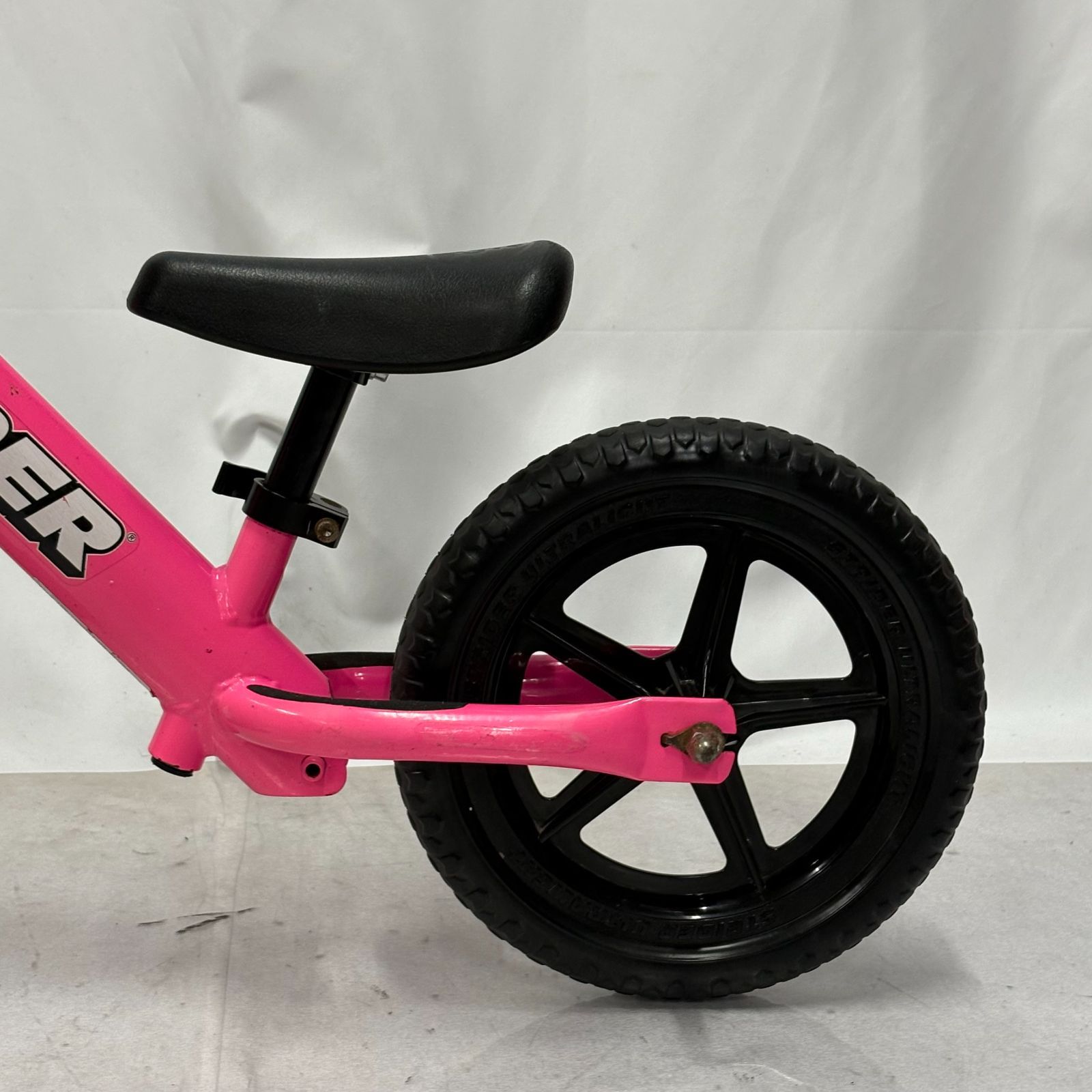 日本正規品　ストライダー12 ピンク 美品 ストライダー スポーツ ピンク 12インチ 美品日本正規品