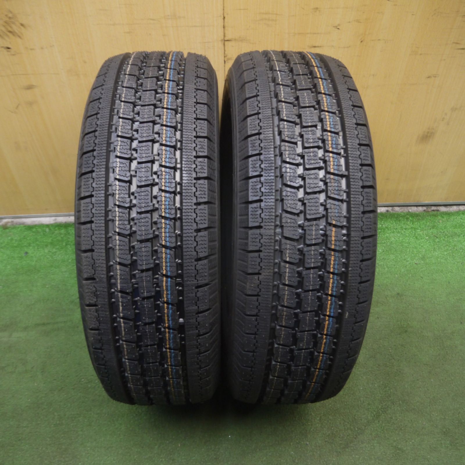 送料無料* 未使用☆スタッドレス 195/65R15 トーヨー オブザーブ 934  