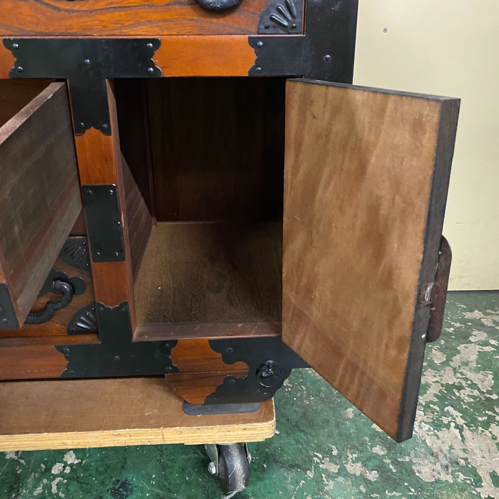 和家具 車箪笥 木製 アンティーク レトロ 引取り WWW_IBETON_RU