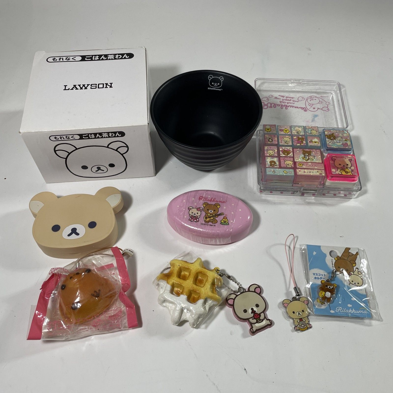 リラックマ グッズ 34点 まとめ商品 ぬいぐるみ スタンプセット マスコットキーチェーン ストラップ など 2 70 kg その他 キャラクター玩具 おもちゃ